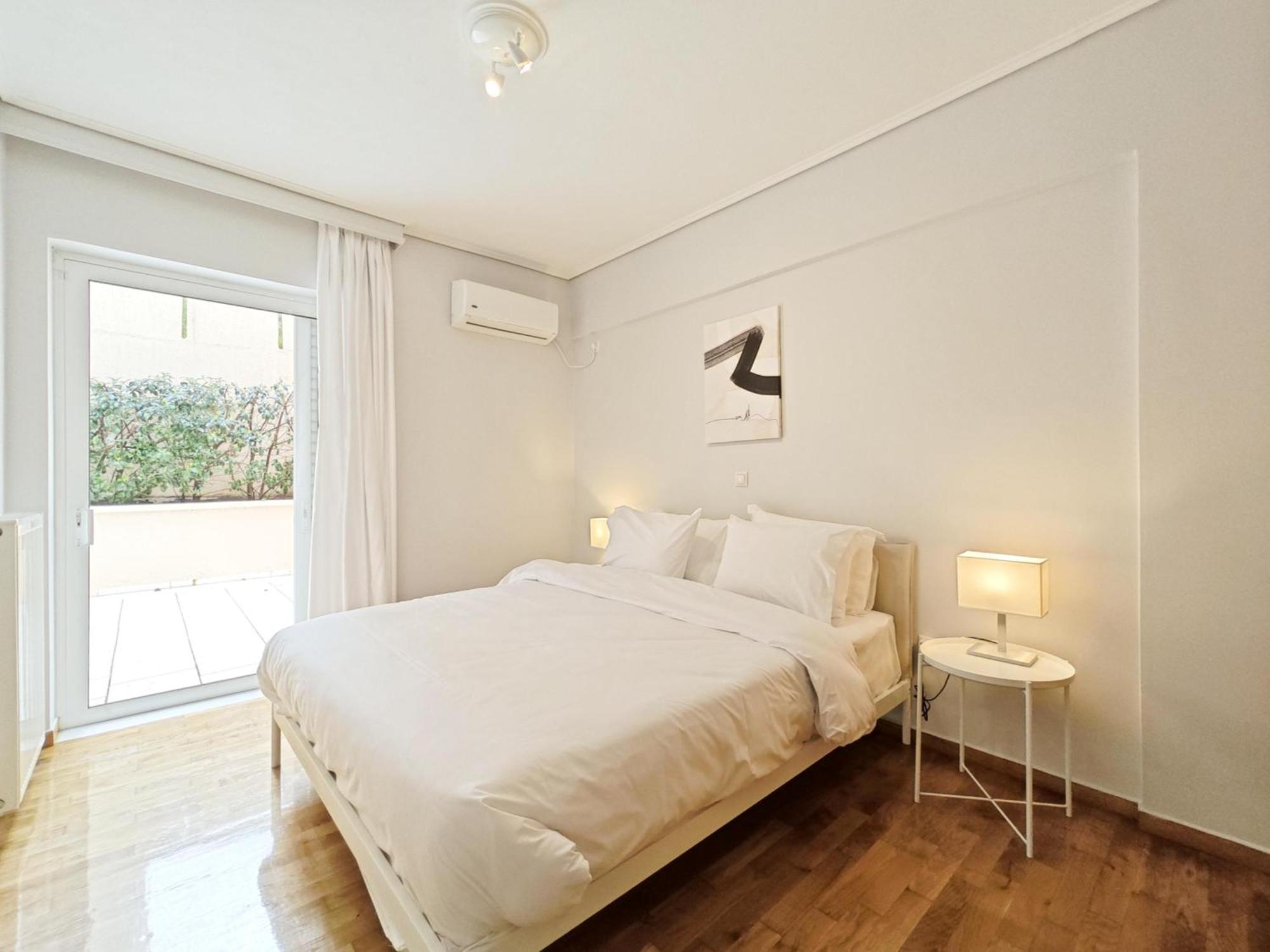 Apartment Omorfokklisias By