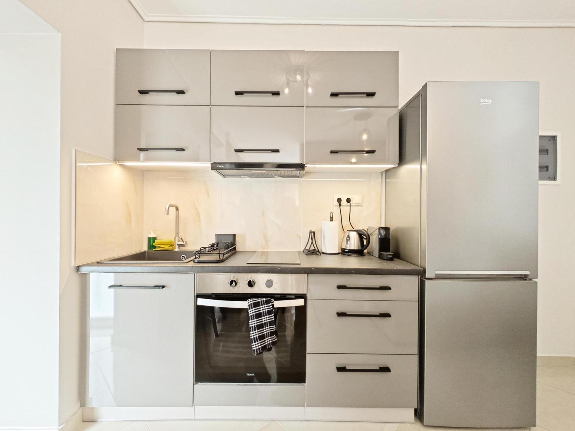 Apartment Omorfokklisias By